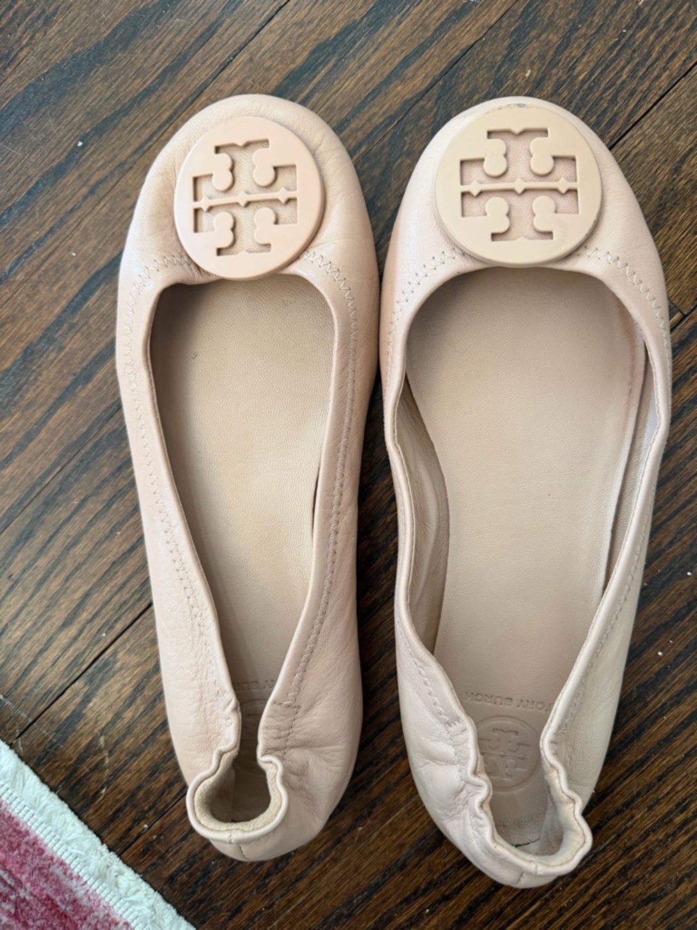 Tory Burch Nude/Beige Logo Round-Toe Ballet Flats